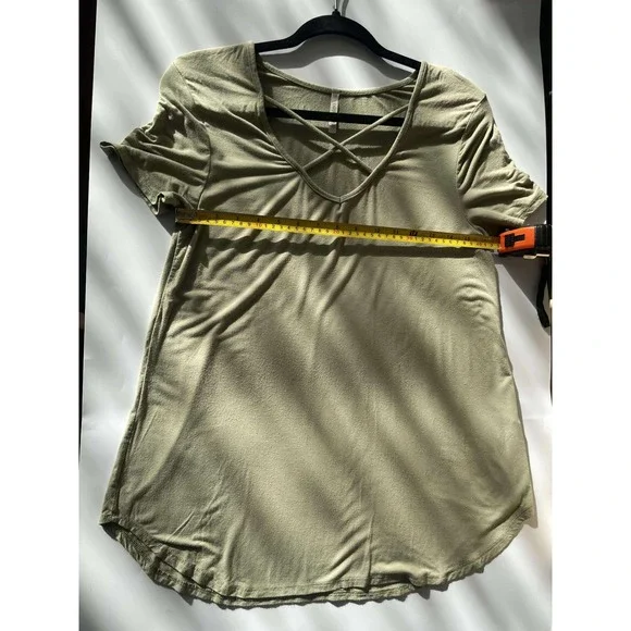 Lime‎ n Chili Olive Green Criss Cross V Neck Tunic Top Women's Size M Y2K - Picture 7 of 8